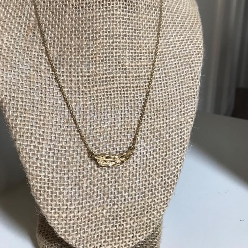 Chloe + Isabel Sculpted Feather Pendant Necklace